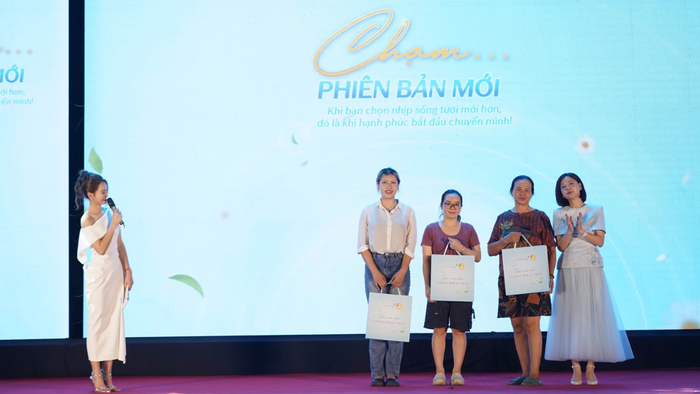 “Chạm phiên bản mới” khuyến khích phụ nữ yêu thương, trân trọng chính mình- Ảnh 3. “Chạm phiên bản mới” khuyến khích phụ nữ yêu thương, trân trọng chính mình- Ảnh 3.