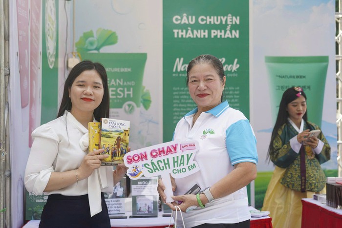 Phụ nữ hào hứng tham gia Ngày hội “Phụ nữ Khỏe Đẹp và Tiêu dùng xanh”- Ảnh 5. Phụ nữ hào hứng tham gia Ngày hội “Phụ nữ Khỏe Đẹp và Tiêu dùng xanh”- Ảnh 5.