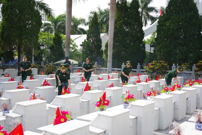 Những nữ chiến sĩ quân hàm xanh kiên cường nơi địa đầu Tổ quốc- Ảnh 5. Những nữ chiến sĩ quân hàm xanh kiên cường nơi địa đầu Tổ quốc- Ảnh 5.
