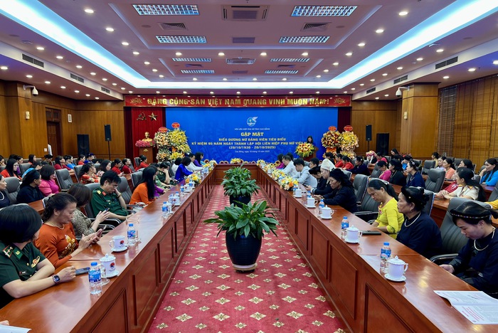Hội LHPN Cao Bằng biểu dương 59 nữ đảng viên tiêu biểu- Ảnh 2. Hội LHPN Cao Bằng biểu dương 59 nữ đảng viên tiêu biểu- Ảnh 2.