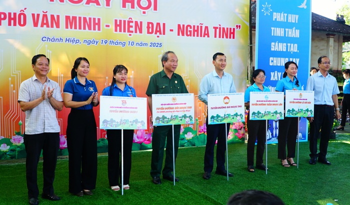 TPHCM: Phụ nữ phường Chánh Hiệp góp sức xây dựng “Thành phố muôn sắc hoa”- Ảnh 1. TPHCM: Phụ nữ phường Chánh Hiệp góp sức xây dựng “Thành phố muôn sắc hoa”- Ảnh 1.