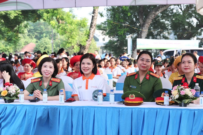 Sôi nổi giải "Phụ nữ chạy hưởng ứng Vì môi trường không khói thuốc"- Ảnh 3. Sôi nổi giải "Phụ nữ chạy hưởng ứng Vì môi trường không khói thuốc"- Ảnh 3.