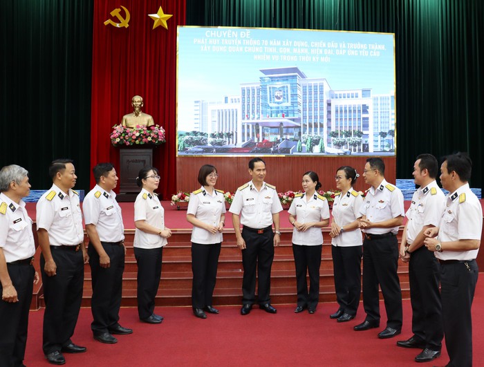 Học viện Hải quân tôn vinh những đóng góp của cán bộ, hội viên nữ- Ảnh 1.