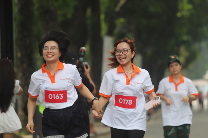 Sôi nổi giải "Phụ nữ chạy hưởng ứng Vì môi trường không khói thuốc"- Ảnh 17. Sôi nổi giải "Phụ nữ chạy hưởng ứng Vì môi trường không khói thuốc"- Ảnh 17.