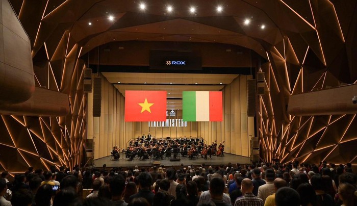 Dàn nhạc nhà hát Teatro Massimo lần đầu biểu diễn tại Hà Nội- Ảnh 1.
