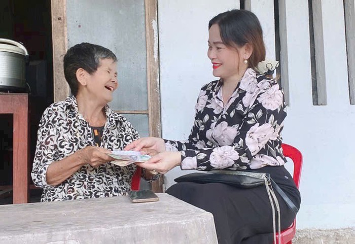 "Mẹ đỡ đầu" khoác áo blouse trắng gieo mầm yêu thương, hạnh phúc giữa đời thường- Ảnh 3.