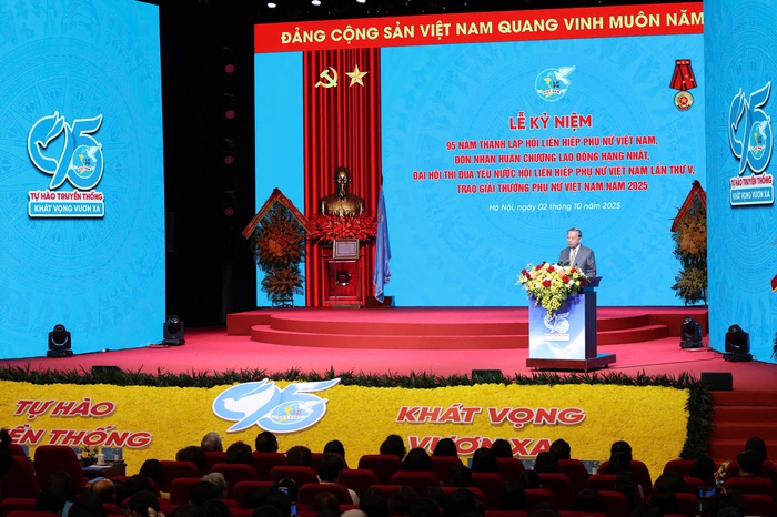 Bức tranh phụ nữ Việt Nam hôm nay đa sắc mà thống nhất: bản lĩnh - trí tuệ - nhân ái - sáng tạo - bền bỉ- Ảnh 2.