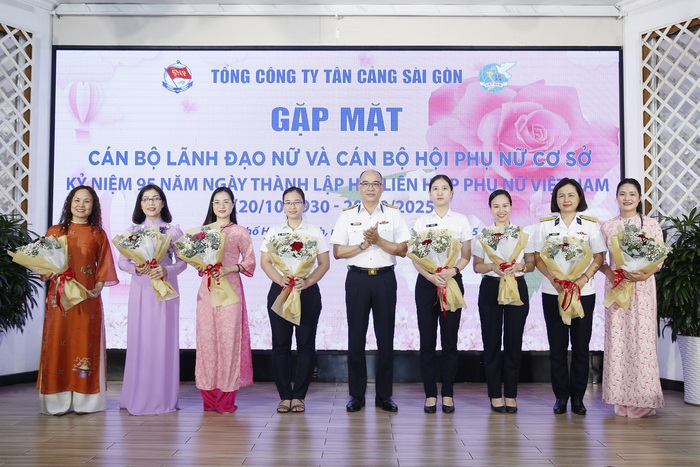 Binh đoàn 20 gặp mặt tôn vinh lãnh đạo nữ và cán bộ Hội phụ nữ - Ảnh 1. Binh đoàn 20 gặp mặt tôn vinh lãnh đạo nữ và cán bộ Hội phụ nữ - Ảnh 1.
