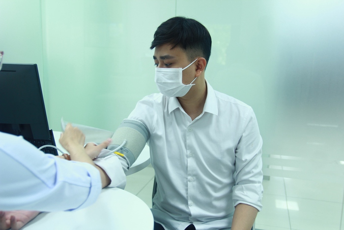 Nguy cơ sốt xuất huyết lan rộng, người dân Hà Nội chủ động tiêm vaccine phòng ngừa- Ảnh 1. Nguy cơ sốt xuất huyết lan rộng, người dân Hà Nội chủ động tiêm vaccine phòng ngừa- Ảnh 1.