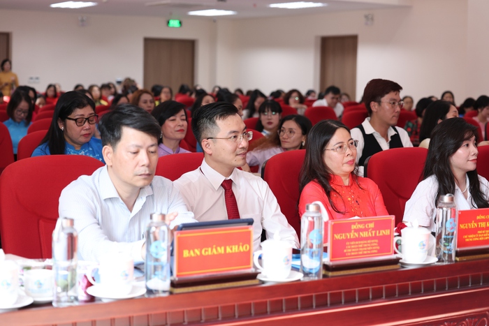 Đảng bộ TƯ Hội LHPN Việt Nam sinh hoạt chuyên đề kỷ niệm 95 năm thành lập Hội- Ảnh 2. Đảng bộ TƯ Hội LHPN Việt Nam sinh hoạt chuyên đề kỷ niệm 95 năm thành lập Hội- Ảnh 2.