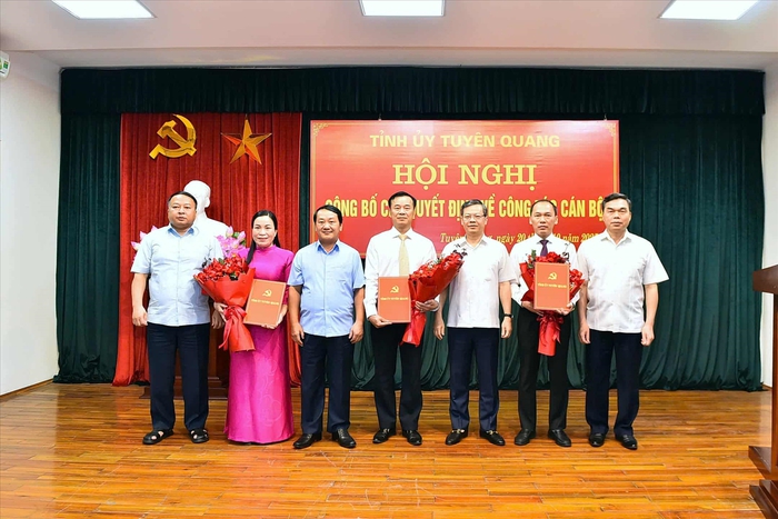 Tuyên Quang điều động nữ Giám đốc Sở giữ chức Chủ tịch Hội Nông dân tỉnh- Ảnh 1. Tuyên Quang điều động nữ Giám đốc Sở giữ chức Chủ tịch Hội Nông dân tỉnh- Ảnh 1.
