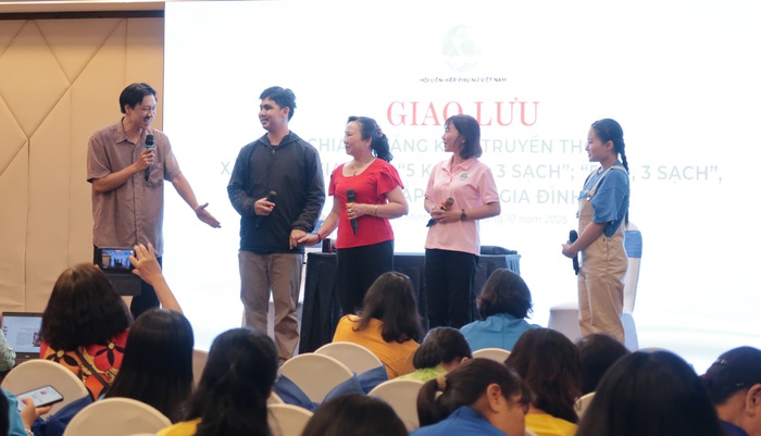 Giao lưu sáng kiến truyền thông xây dựng gia đình “5 không, 3 sạch”; “5 có, 3 sạch”- Ảnh 3. Giao lưu sáng kiến truyền thông xây dựng gia đình “5 không, 3 sạch”; “5 có, 3 sạch”- Ảnh 3.