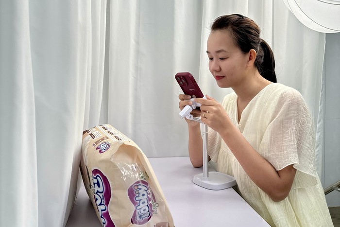 Phụ nữ thời 4.0: Ở nhà chăm con, mẹ bỉm sữa vẫn ‘hái ra tiền’ chỉ với chiếc điện thoại- Ảnh 1. Phụ nữ thời 4.0: Ở nhà chăm con, mẹ bỉm sữa vẫn ‘hái ra tiền’ chỉ với chiếc điện thoại- Ảnh 1.