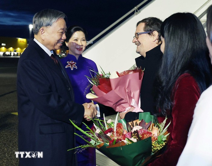 Tổng Bí thư và Phu nhân bắt đầu thăm chính thức Cộng hòa Phần Lan- Ảnh 1. Tổng Bí thư và Phu nhân bắt đầu thăm chính thức Cộng hòa Phần Lan- Ảnh 1.