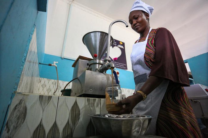 Hành trình khởi nghiệp đầy hy vọng của phụ nữ khiếm thính ở Tanzania- Ảnh 2. Hành trình khởi nghiệp đầy hy vọng của phụ nữ khiếm thính ở Tanzania- Ảnh 2.