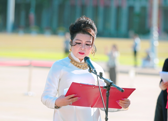 Hơn 300 nữ doanh nhân, trí thức báo công dâng Bác- Ảnh 2. Hơn 300 nữ doanh nhân, trí thức báo công dâng Bác- Ảnh 2.