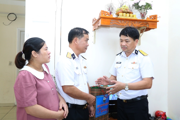 Vùng 4 Hải quân: Nhiều hoạt động ý nghĩa chào mừng 50 năm Ngày truyền thống - Ảnh 3. Vùng 4 Hải quân: Nhiều hoạt động ý nghĩa chào mừng 50 năm Ngày truyền thống - Ảnh 3.