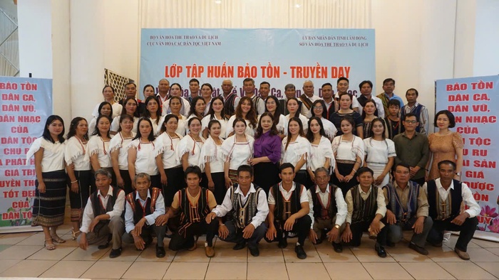 Tích cực bảo tồn, phát huy văn hóa phi vật thể dân ca, dân vũ của đồng bào dân tộc Chu Ru- Ảnh 3. Tích cực bảo tồn, phát huy văn hóa phi vật thể dân ca, dân vũ của đồng bào dân tộc Chu Ru- Ảnh 3.