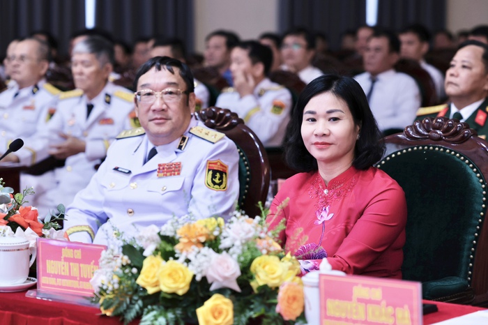 Đồng chí Nguyễn Thị Tuyến dự Lễ kỷ niệm 50 năm Ngày truyền thống Vùng 4 Hải quân - Ảnh 1.