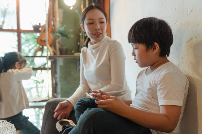 Mẹ bất lực trước con tuổi teen “không vào khuôn khổ”- Ảnh 1. Mẹ bất lực trước con tuổi teen “không vào khuôn khổ”- Ảnh 1.
