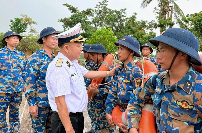 Hải quân: "Lá chắn thép" 50 năm vững vàng bảo vệ chủ quyền biển, đảo - Ảnh 2. Hải quân: "Lá chắn thép" 50 năm vững vàng bảo vệ chủ quyền biển, đảo - Ảnh 2.