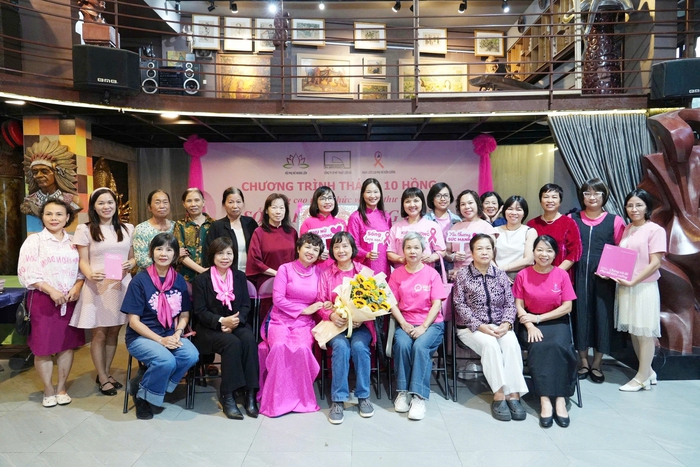 Sự kiện truyền thông "Nâng cao nhận thức ung thư vú" thu hút sự quan tâm của nhiều phụ nữ Sự kiện truyền thông "Nâng cao nhận thức ung thư vú" thu hút sự quan tâm của nhiều phụ nữ
