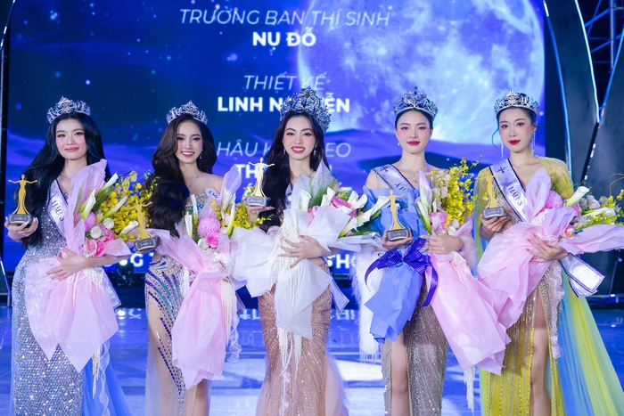 Top 5 Hoa hậu Sinh viên Việt Nam 2025 Top 5 Hoa hậu Sinh viên Việt Nam 2025