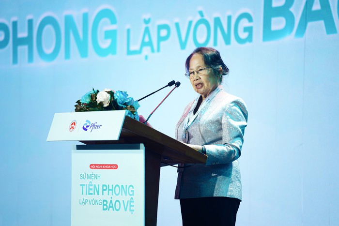 Virus hợp bào hô hấp gây nguy hiểm cho cả người già và trẻ nhỏ- Ảnh 1. Virus hợp bào hô hấp gây nguy hiểm cho cả người già và trẻ nhỏ- Ảnh 1.