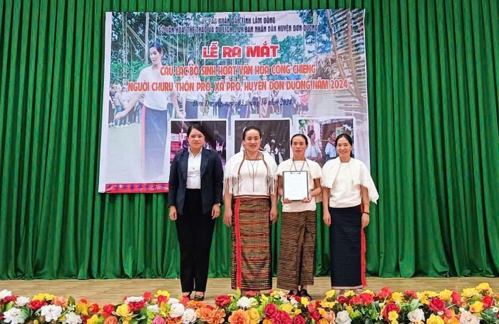 Người phụ nữ Churu đưa tri thức, "giảm nghèo thông tin" ở Pró Ngó- Ảnh 2. Người phụ nữ Churu đưa tri thức, "giảm nghèo thông tin" ở Pró Ngó- Ảnh 2.