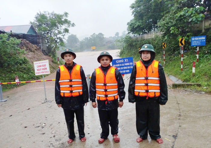 Quảng Trị: Mưa lớn gây ngập lụt, chia cắt nhiều tuyến đường- Ảnh 2. Quảng Trị: Mưa lớn gây ngập lụt, chia cắt nhiều tuyến đường- Ảnh 2.