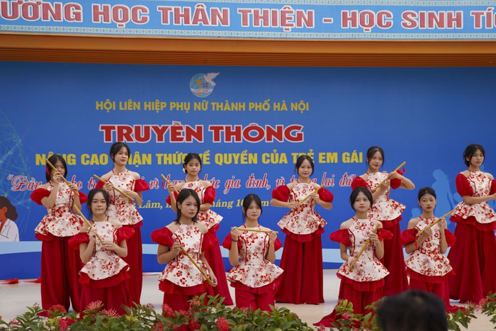 Hội LHPN Hà Nội: Lan tỏa thông điệp bảo vệ, trao quyền cho trẻ em gái- Ảnh 9. Hội LHPN Hà Nội: Lan tỏa thông điệp bảo vệ, trao quyền cho trẻ em gái- Ảnh 9.