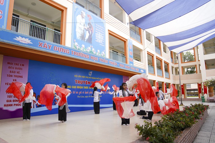 Hội LHPN Hà Nội: Lan tỏa thông điệp bảo vệ, trao quyền cho trẻ em gái- Ảnh 7. Hội LHPN Hà Nội: Lan tỏa thông điệp bảo vệ, trao quyền cho trẻ em gái- Ảnh 7.