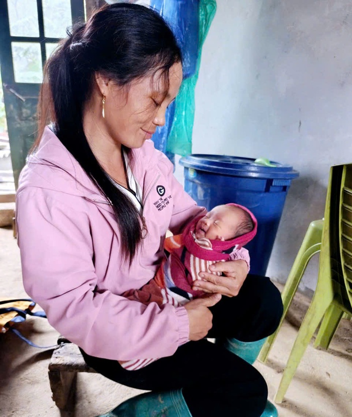 Lào Cai: Cô đỡ thôn bản mang thông tin đến với người dân- Ảnh 3. Lào Cai: Cô đỡ thôn bản mang thông tin đến với người dân- Ảnh 3.