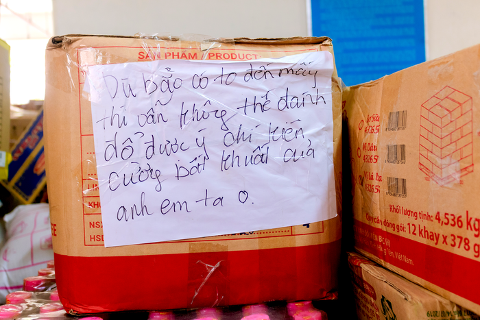 TPHCM chuyển hơn 70 tấn hàng hóa, chia sẻ khó khăn với đồng bào bị thiên tai- Ảnh 4.