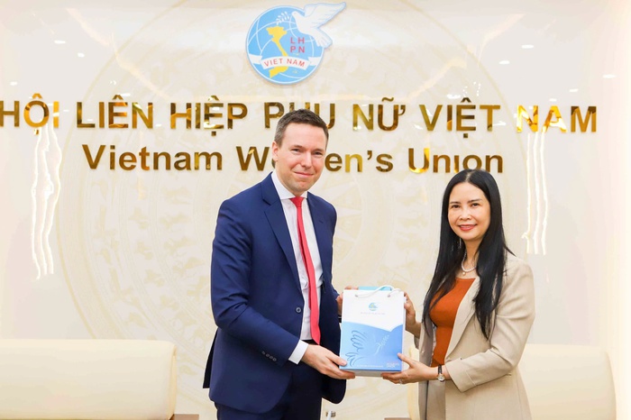 Hội LHPN Việt Nam và ILO trao đổi cơ hội hợp tác trong  thúc đẩy bình đẳng giới và xóa bỏ bạo lực, quấy rối tại nơi làm việc- Ảnh 2.