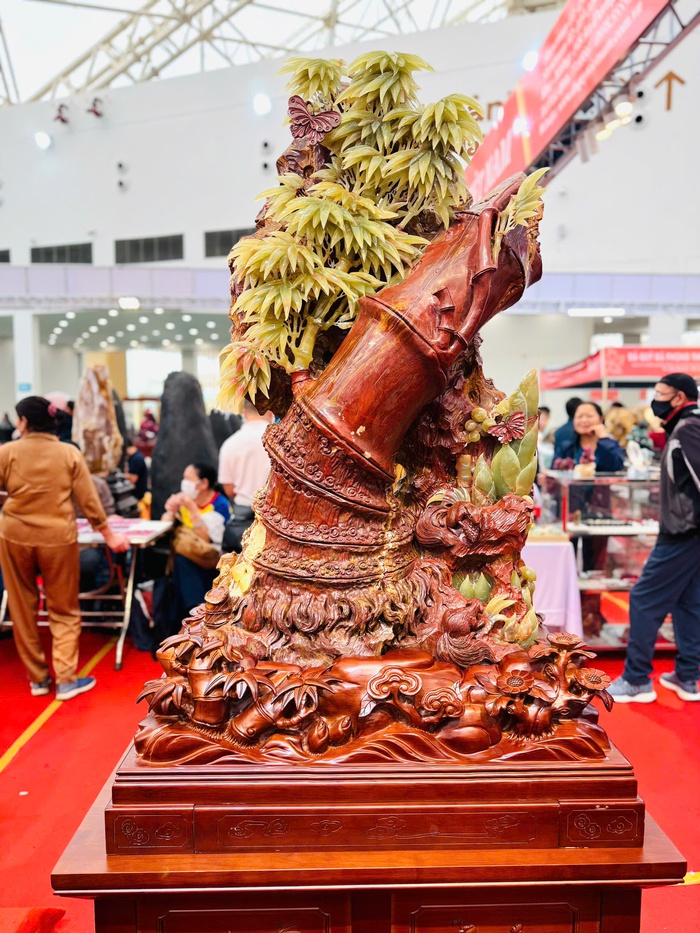 Hội chợ Mùa Thu 2025: Mặt hàng đá quý tinh xảo thu hút người xem- Ảnh 2.