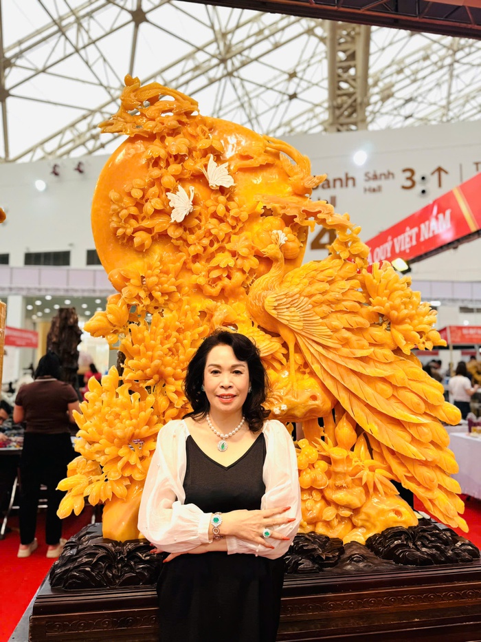 Hội chợ Mùa Thu 2025: Mặt hàng đá quý tinh xảo thu hút người xem- Ảnh 3.