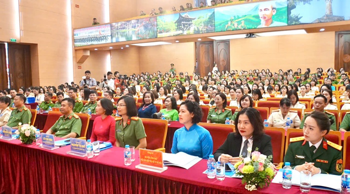 Tiếp tục nâng cao vai trò, bản lĩnh và sức sáng tạo của Phụ nữ Công an Thủ đô- Ảnh 4.
