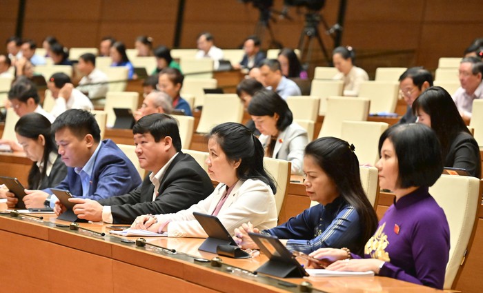 Cần đặc biệt quan tâm đến chính sách tiền lương cho cán bộ, công chức, viên chức- Ảnh 2.