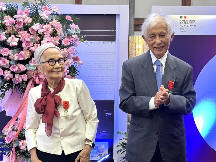 Vợ chồng nhà khoa học Việt kiều nhận Huân chương cao quý nhất nước Pháp- Ảnh 2.