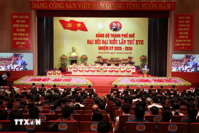 Thành phố Huế tập trung phát triển kinh tế di sản gắn với phát triển du lịch- Ảnh 2. Thành phố Huế tập trung phát triển kinh tế di sản gắn với phát triển du lịch- Ảnh 2.