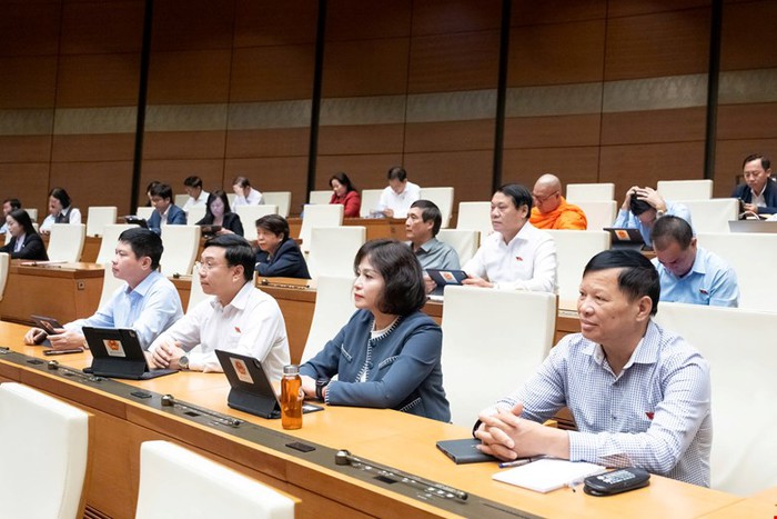 Thủ tướng:  “Sẽ cân đối, xin ý kiến để tăng lương sớm”- Ảnh 1. Thủ tướng:  “Sẽ cân đối, xin ý kiến để tăng lương sớm”- Ảnh 1.