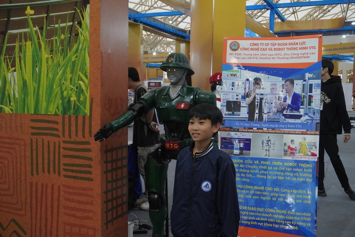 Hàng loạt mặt hàng công nghệ tân tiến xuất hiện tại Hội chợ Mùa Thu 2025 tại Hà Nội- Ảnh 1. Hàng loạt mặt hàng công nghệ tân tiến xuất hiện tại Hội chợ Mùa Thu 2025 tại Hà Nội- Ảnh 1.