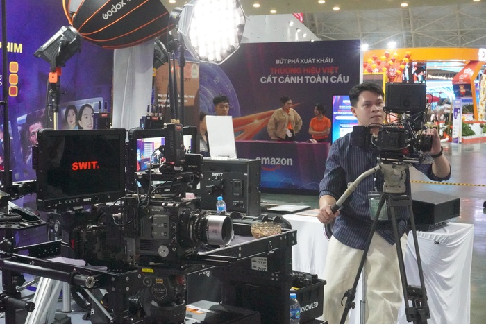 Hàng loạt mặt hàng công nghệ tân tiến xuất hiện tại Hội chợ Mùa Thu 2025 tại Hà Nội- Ảnh 8. Hàng loạt mặt hàng công nghệ tân tiến xuất hiện tại Hội chợ Mùa Thu 2025 tại Hà Nội- Ảnh 8.