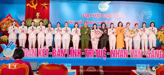 Phụ nữ Công an tỉnh Quảng Ninh thích ứng nhanh hơn với chuyển đổi số và công tác phục vụ Nhân dân- Ảnh 5. Phụ nữ Công an tỉnh Quảng Ninh thích ứng nhanh hơn với chuyển đổi số và công tác phục vụ Nhân dân- Ảnh 5.