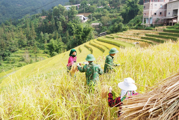 Được tiếp cận đầy đủ thông tin mới giúp người dân biên giới thay đổi nhận thức và hành động- Ảnh 1. Được tiếp cận đầy đủ thông tin mới giúp người dân biên giới thay đổi nhận thức và hành động- Ảnh 1.