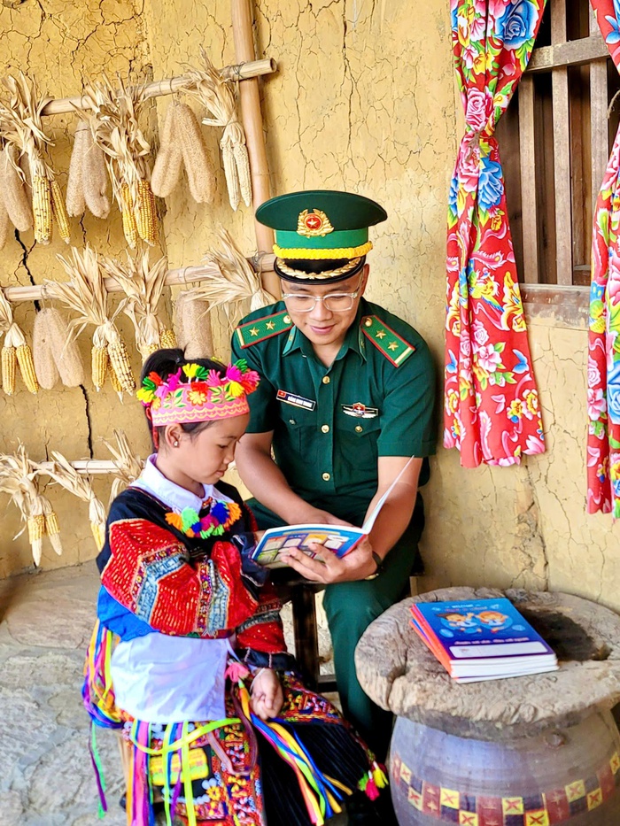 Được tiếp cận đầy đủ thông tin mới giúp người dân biên giới thay đổi nhận thức và hành động- Ảnh 3. Được tiếp cận đầy đủ thông tin mới giúp người dân biên giới thay đổi nhận thức và hành động- Ảnh 3.