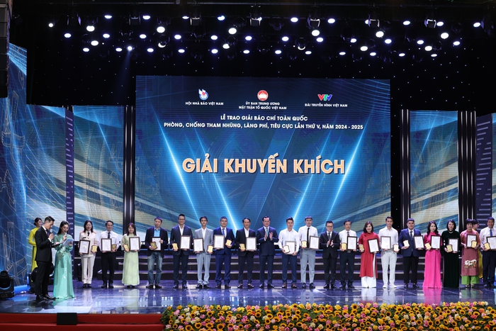 Phát huy mạnh mẽ vai trò chủ lực của báo chí trong phòng, chống tham nhũng, lãng phí, tiêu cực - Ảnh 9. Phát huy mạnh mẽ vai trò chủ lực của báo chí trong phòng, chống tham nhũng, lãng phí, tiêu cực - Ảnh 9.