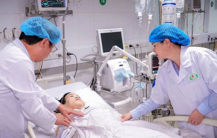 Thứ trưởng Bộ Y tế: Cần bảo vệ thầy thuốc như đang bảo vệ lương tri và sự tử tế của cộng đồng - Ảnh 1. Thứ trưởng Bộ Y tế: Cần bảo vệ thầy thuốc như đang bảo vệ lương tri và sự tử tế của cộng đồng - Ảnh 1.