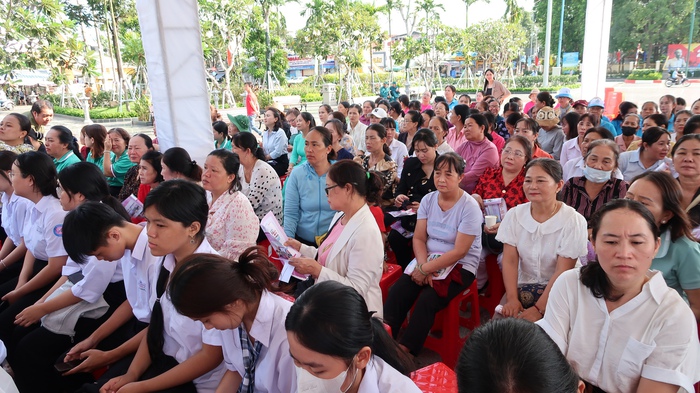 Hội LHPN TPHCM phát động "Tháng cùng Phụ nữ hành động" năm 2025- Ảnh 7.